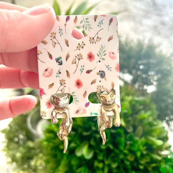 Vintage Hanging Cat Dangle Earrings - Picture 2 of 6
